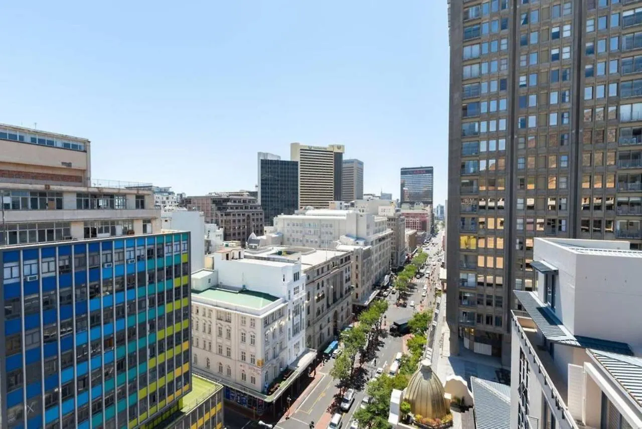 Stylish Apartment With Rooftop Pool And City Views Cape Town